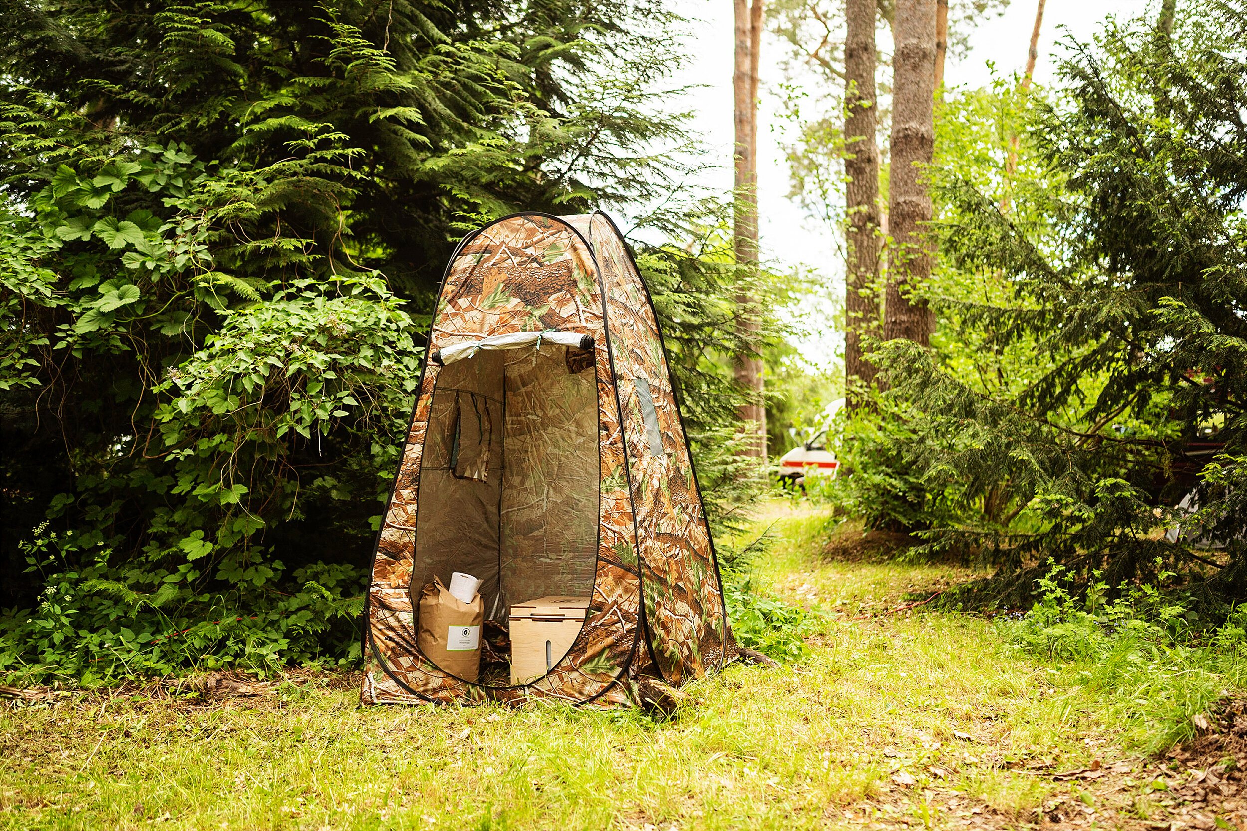 Independent in the hunting tent/fishing tent – with our composting toilet MiniLoo and miscanthus eco litter